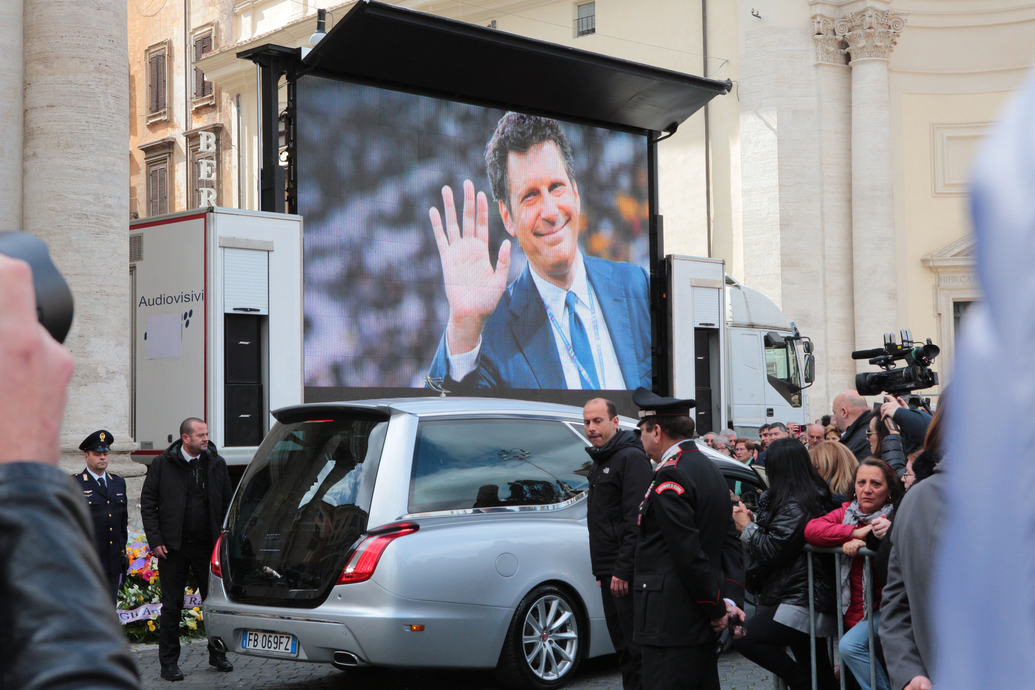 Funerali Fabrizio Frizzi 16