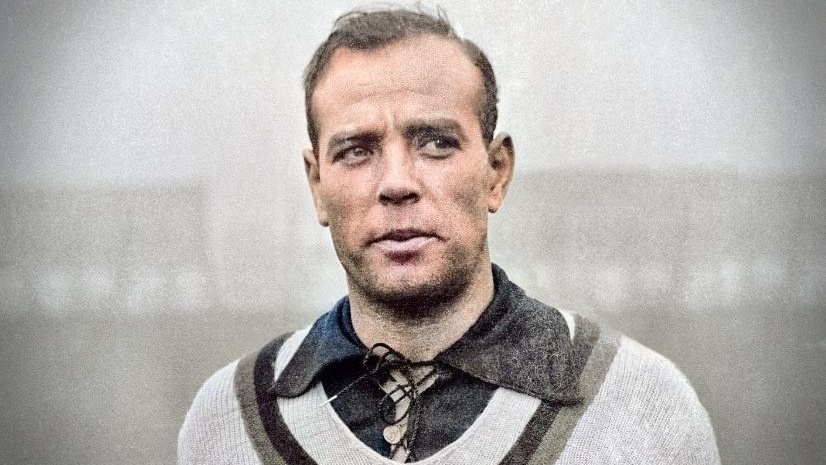 Zamora in una foto colorata a mano