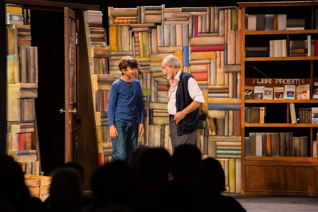 Al Teatro Garbatella lo spettacolo “Il diritto alla felicità” dedicato al valore dei libri e dei sentimenti.