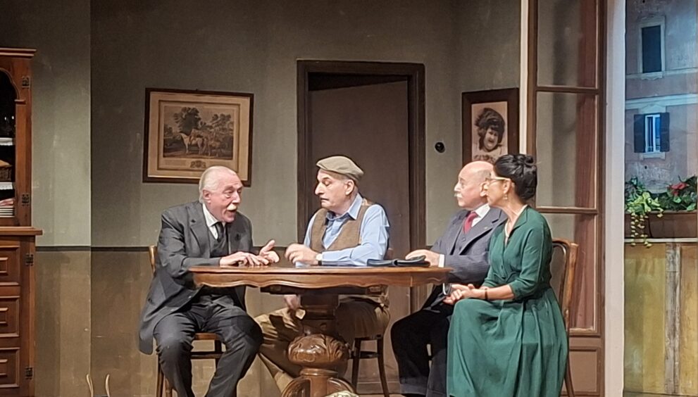 Grande successo al Teatro Prati per il grande classico "Ma c'è Papà", spettacolo firmato da Peppino e Titina De Filippo.